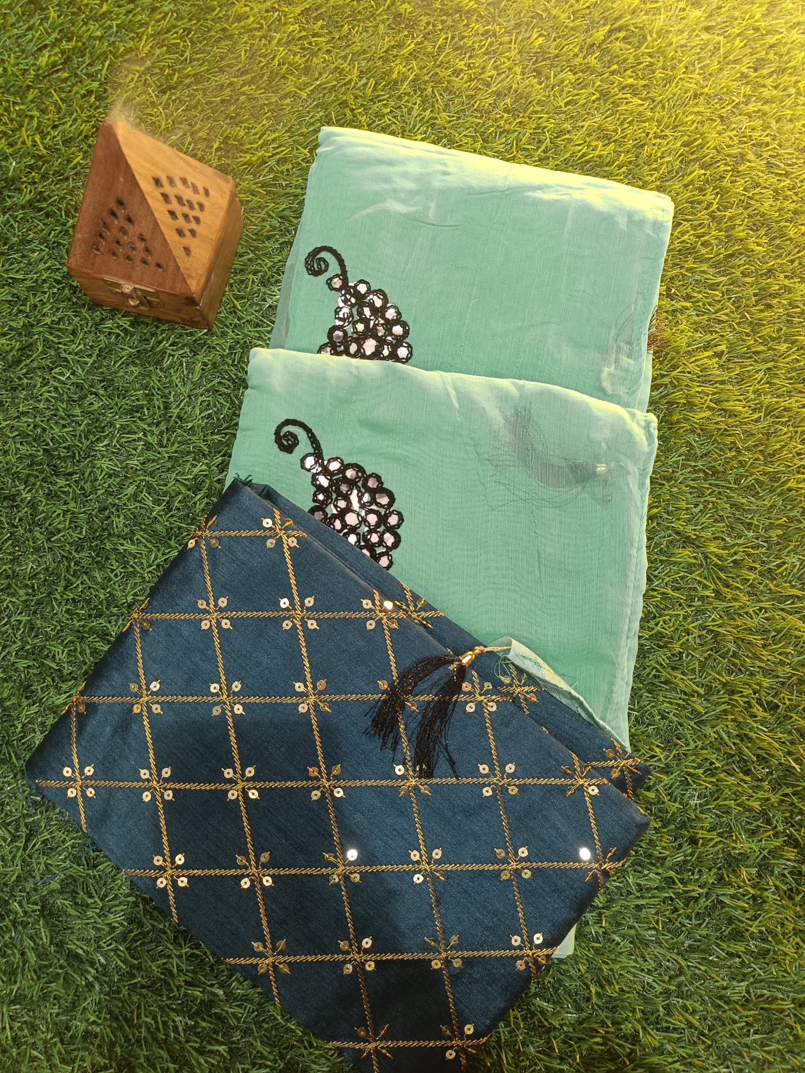 🌟off white gold zari work silk saree🌟 (copy) 🌟off white gold zari work silk saree🌟 (copy)