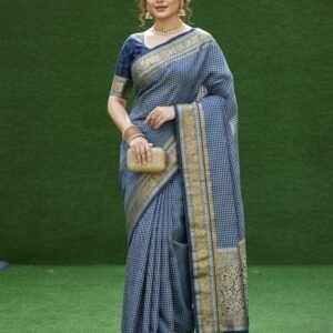 🌟 shades of win e and bottle green silk saree🌟 (copy)